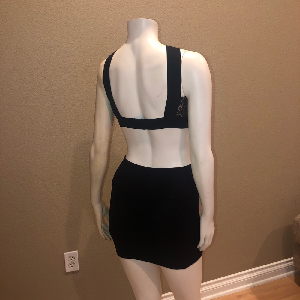 Black mini skirt - Picture 4 of 4